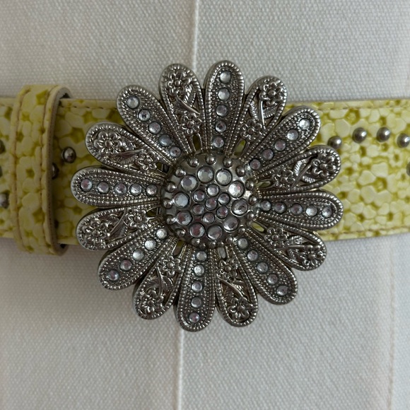 Buttercup Yellow Belt With Silver-Tone Flower 🌺 Buckle & Metal Studs-Adjustable. - Picture 2 of 15